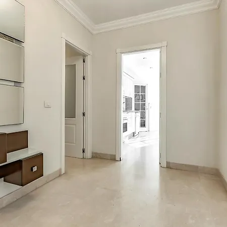 Apartmán In Area Del Duque With Spacious Terrace