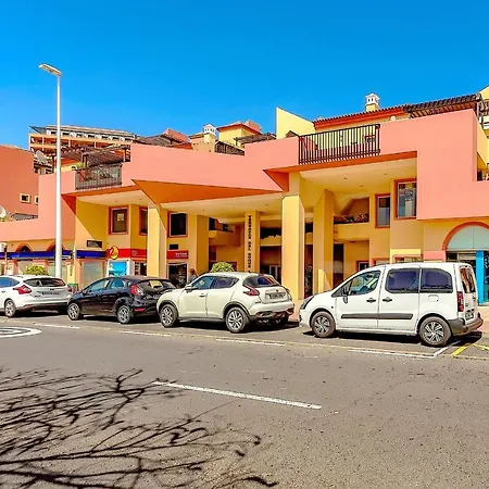 In Area Del Duque With Spacious Terrace