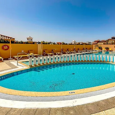 Apartmán In Area Del Duque With Spacious Terrace