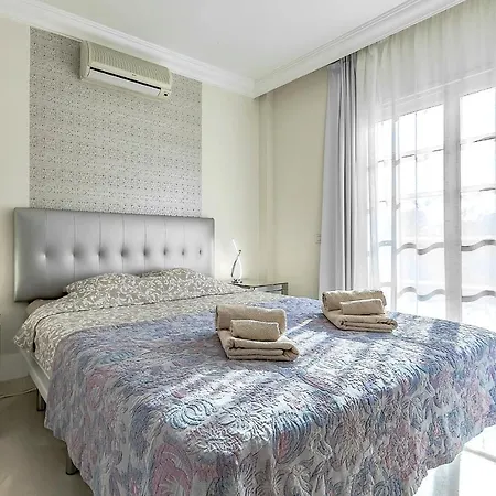 In Area Del Duque With Spacious Terrace Apartmán