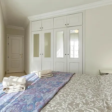 In Area Del Duque With Spacious Terrace Apartmán